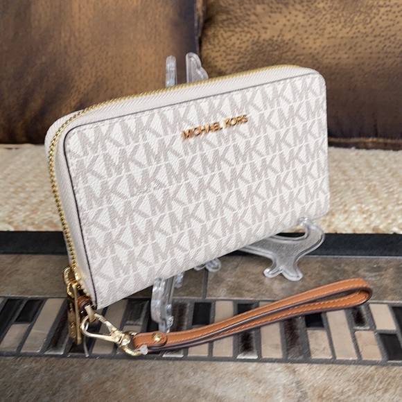 Michael Kors Jet Set Travel Lg Flat Multifunctional Phone Case-Wristlet-Wallet - Picture 2 of 16